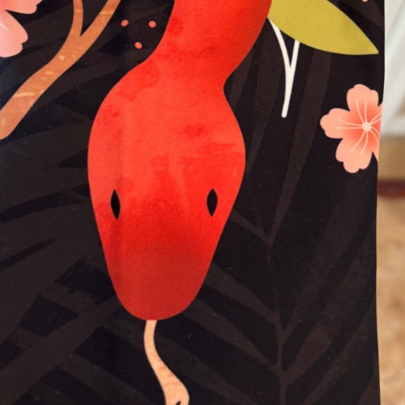 Fierce Pulse Year of the Snake Leggings Women’s Medium w/ Pocket #RN 158059 - Picture 3 of 6